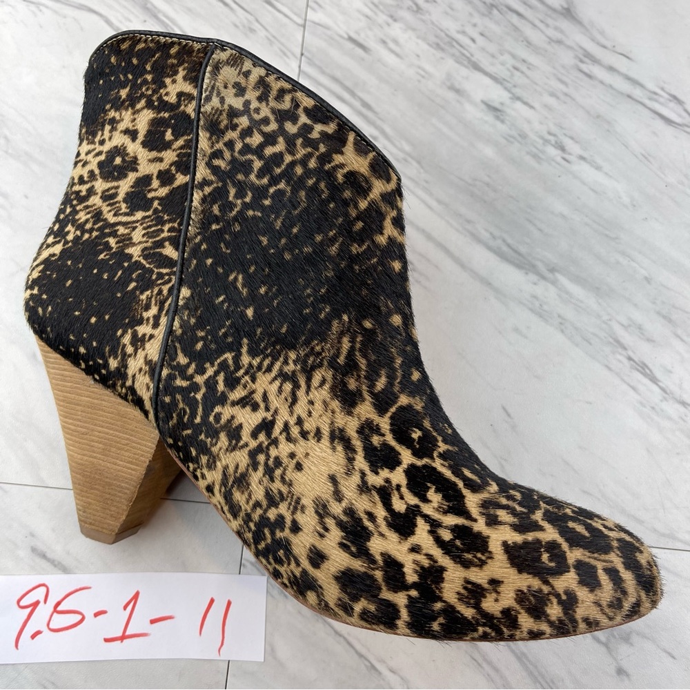Matt Bernson cow hair animal print leopard / cheetah ankle boots 3.5” heel 9.5